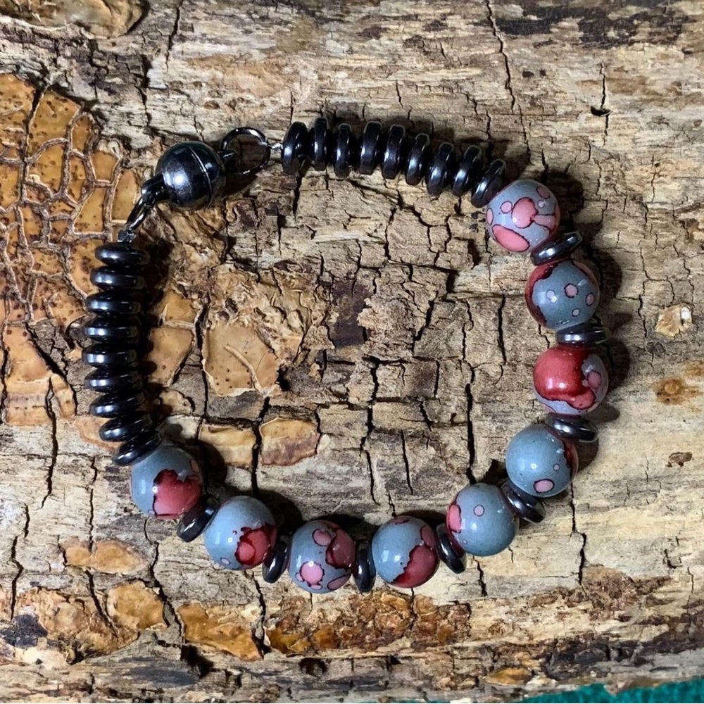NWOT Hematite and Watercolor Bead Bracelet - 6.25 in.